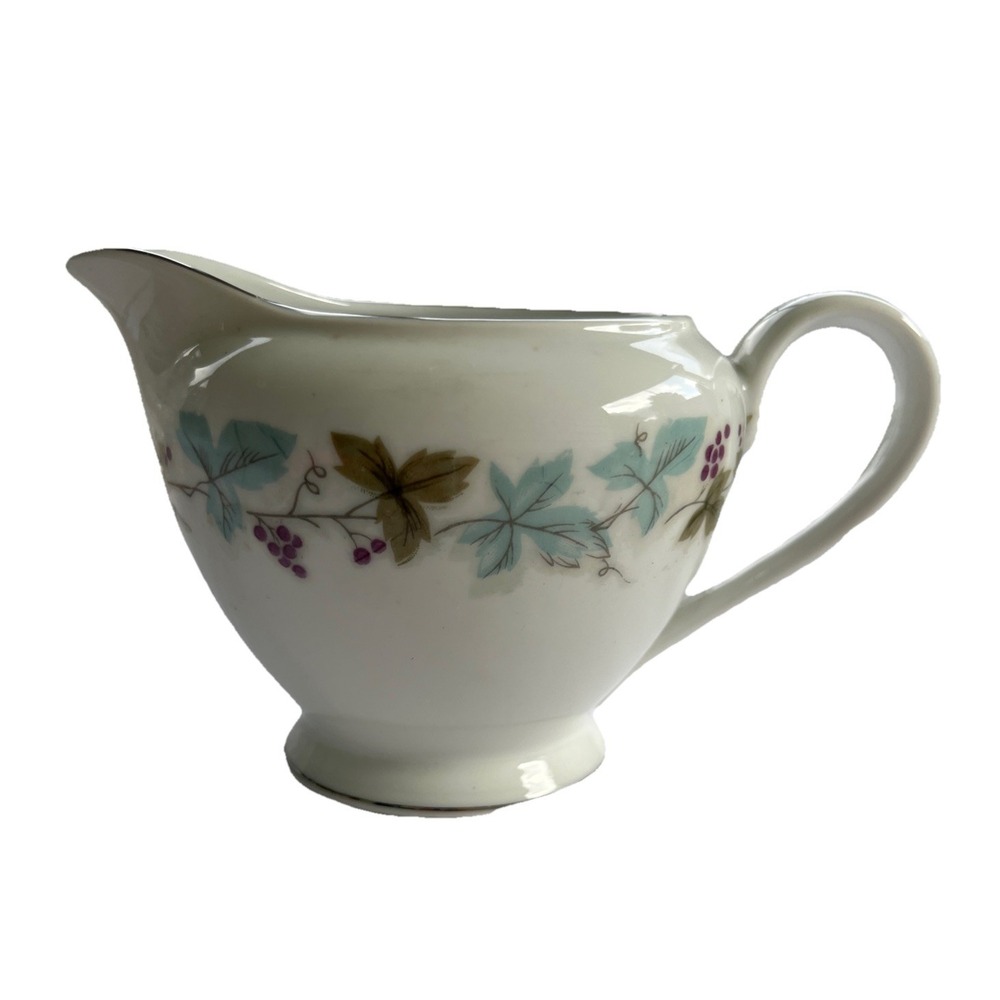 Fine China of Japan ‎ " VINTAGE " 6701 Blue Green Leaf Purple Grape Creamer